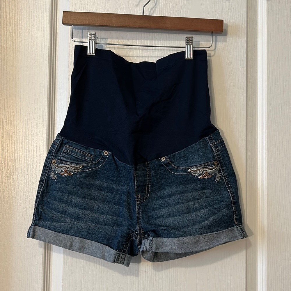Maternity shorts